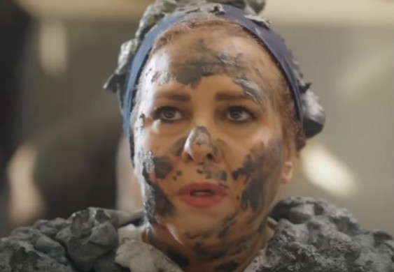 الحلقة 13 من "فلانتينو"... تجمد دلال عبد العزيز بالأسمنت - FilFan.com