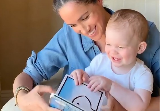 ميغان وهاري ينشران مقطعا مصورا لنجلهما في عيد ميلاده الأول - الحرة