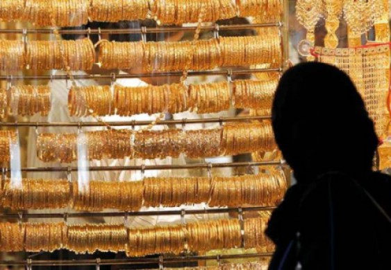 الذهب يواصل الانخفاض.. والمتعاملون في حالة ترقب - اقتصاد