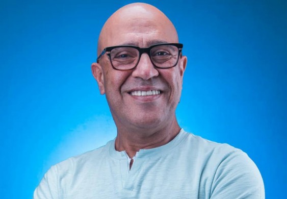 خاص- تفاصيل المشروع المسرحي الجديد لأشرف عبد الباقي - FilFan.com