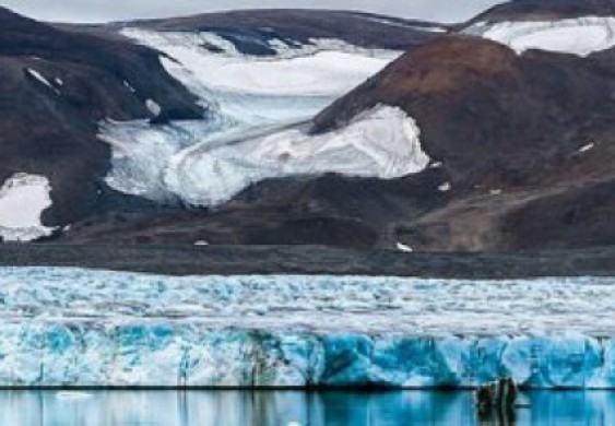 علماء يفسرون سبب سرعة تحرك القطب المغناطيسى الشمالى من كندا إلى سيبيريا - اليوم السابع