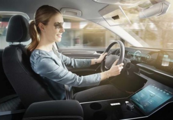 دراسة: التكنولوجيا تمثل 40% من أسعار السيارات - العين الإخبارية | Al-Ain.com