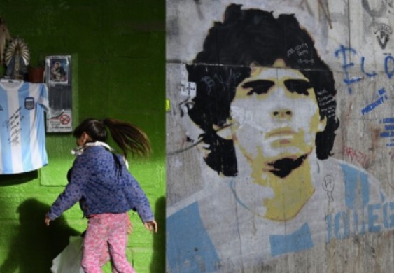 بيع قميص لمارادونا لمساعدة الفقراء - الرياضي