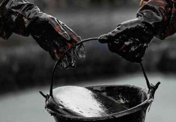 النفط يقفز لثاني أسبوع بدعم تخفيضات الإنتاج - أخبارك دوت نت