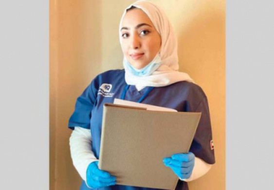 شما الشامسي طالبة «تمريض» تتطوّع لمواجهة «كورونا» - محليات