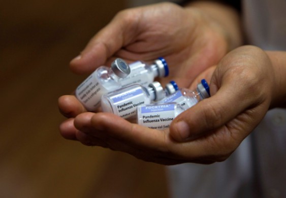 نقص العبوات يسبب تأخيراً في إنتاج لقاح «كورونا» - صحيفة البيان