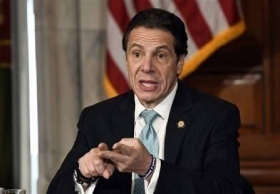 حاكم نيويورك يكشف سبب تجدد إصابات كورونا