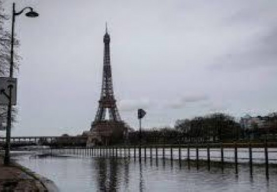 فرنسا تمهل «تويتر» و«فيسبوك» و«يوتيوب» 60 دقيقة.. لهذا السبب!