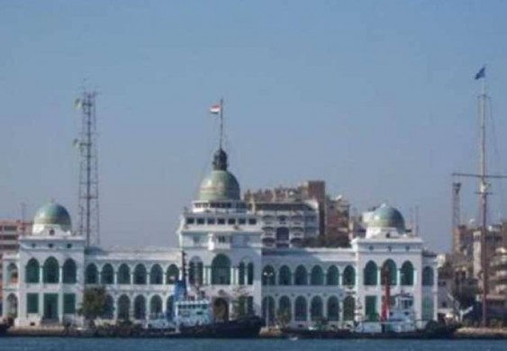 مصر: البحث عن مخالطي إمام مسجد صلى سرًا وهو مصاب بكورونا!