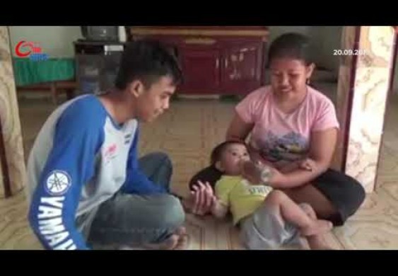 بالفيديو.. رضيعة إندونيسية تتغذى على القهوة بدلا من الحليب !