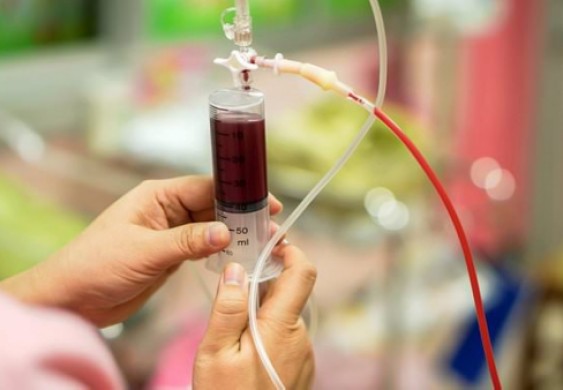 سجن أم "تمص" دم طفلها منذ 5 أعوام