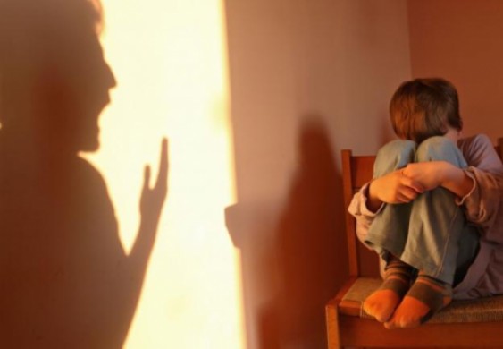 مصري يقتل ابنه بطريقة بشعة لإرضاء زوجته