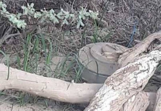 إبطال مفعول لغمٍ أرضي بأحد أودية جازان جرفته السيول المنقولة من الأراضي اليمنية