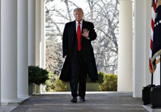 أمريكا تستأنف تمويل الصحة العالمية.. وترامب: توفير اللقاح مجاناً