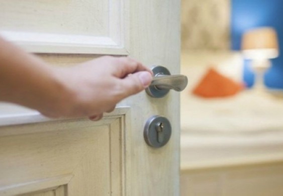 تحذير.. لا تتركوا غرف الأطفال مفتوحة !