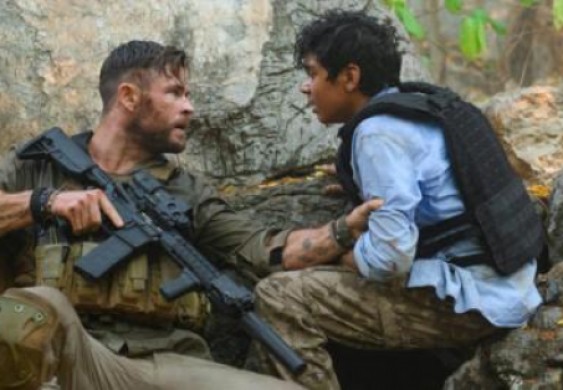 شاشة الناقد: Extraction