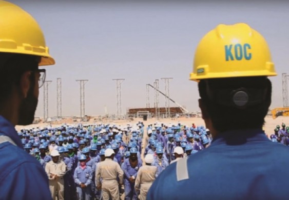 مشاريع النفط العملاقة عائق أمام تخفيض العمالة الوافدة