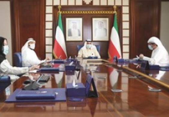 رئيس الوزراء: الالتزام بالإجراءات الحكومية والإرشادات الصحية سيقودنا إلى سرعة العودة التدريجية للحياة الطبيعية