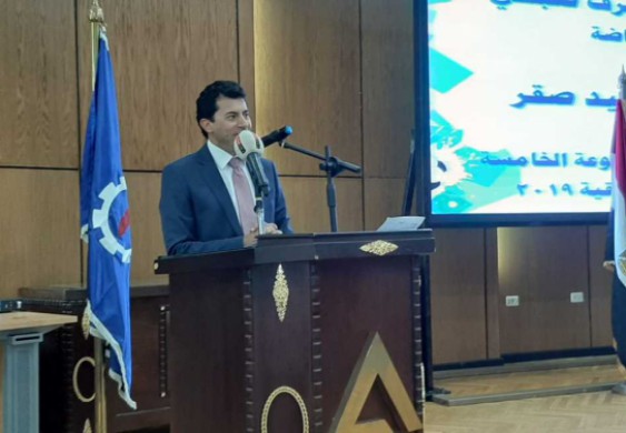 وزير الرياضة ينفي عودة الدوري والنشاط الرياضي بعد شهر