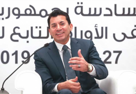 استئناف النشاط الرياضي يسيطر على اجتماع وزير الرياضة واللجنة الخماسية