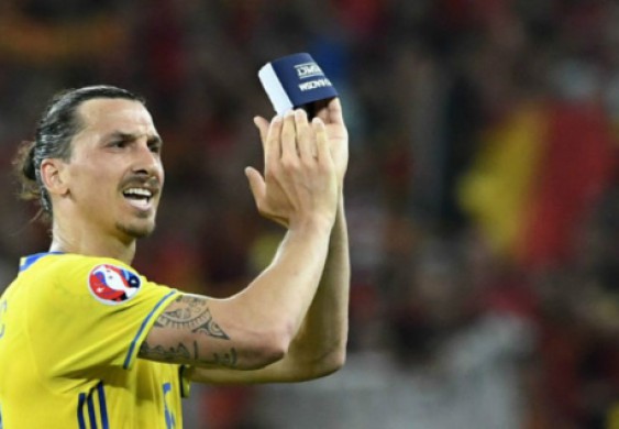 يونايتيد يقترب من حسم صفقة إبراهيموفيتش