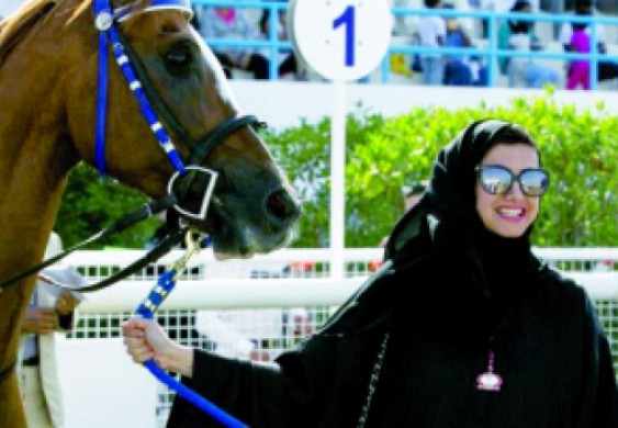 صالحة.. حرصها على ابنها قادها إلى تدريب الفروسية