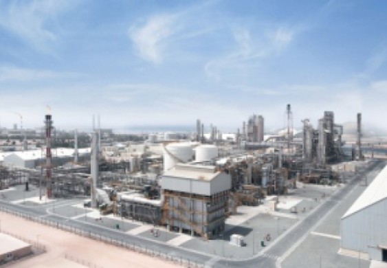 أبوظبي تعيد تشغيل مصفاة الرويس بعد أعمال صيانة