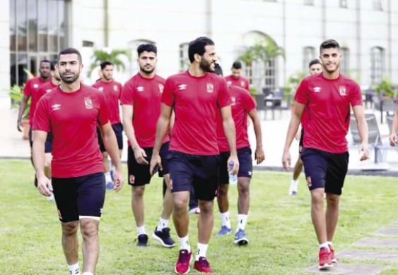 عودة الدوري تشعل الخلاف بين الأهلي والأندية