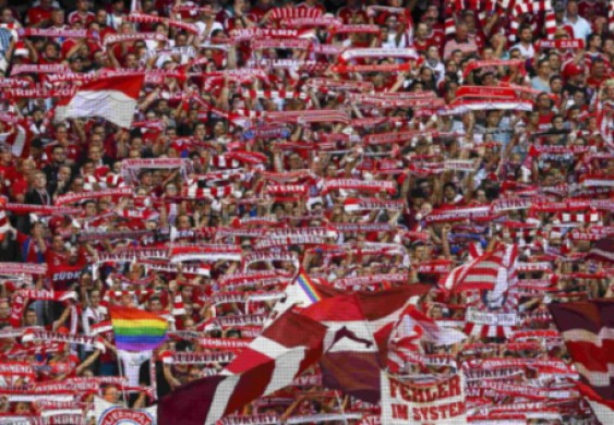 فريق بايرن ميونيخ يرحب باللاجئين ويتبرع بمليون يورو لهم