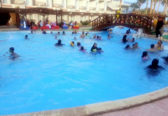 فنادق البحر الأحمر تسابق الزمن لإنهاء «ضوابط الحكومة» لاستقبال السياحة الداخلية