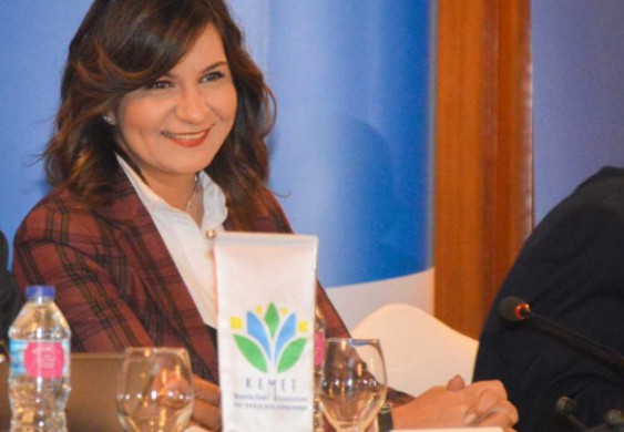 كيف ستعيد الحكومة المصريين العالقين في تركيا وقطر؟.. وزيرة الهجرة تجيب