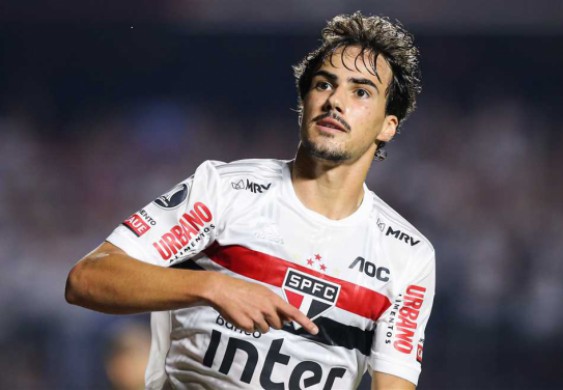 موهبة برازيلية جديدة على رادار ريـال مدريد