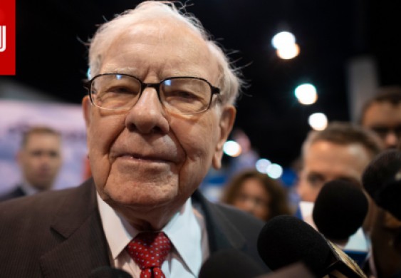 باع أسهمه بكل شركات الطيران.. الملياردير وارن بافيت يوضح السبب