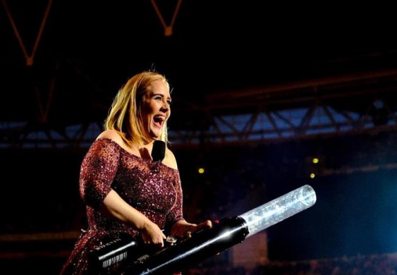 في عيد ميلادها الـ32.. النجمة العالمية أديل تفاجئ متابعيها بنحافة غير عادية - Masrawy-مصراوي