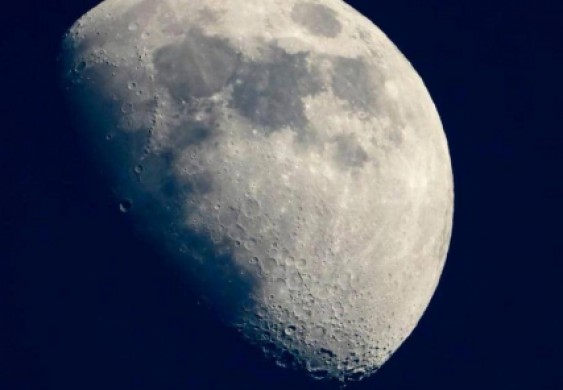 كشف علمي جديد يثير تساؤلات حول تشكّل القمر - Sky News Arabia سكاي نيوز عربية