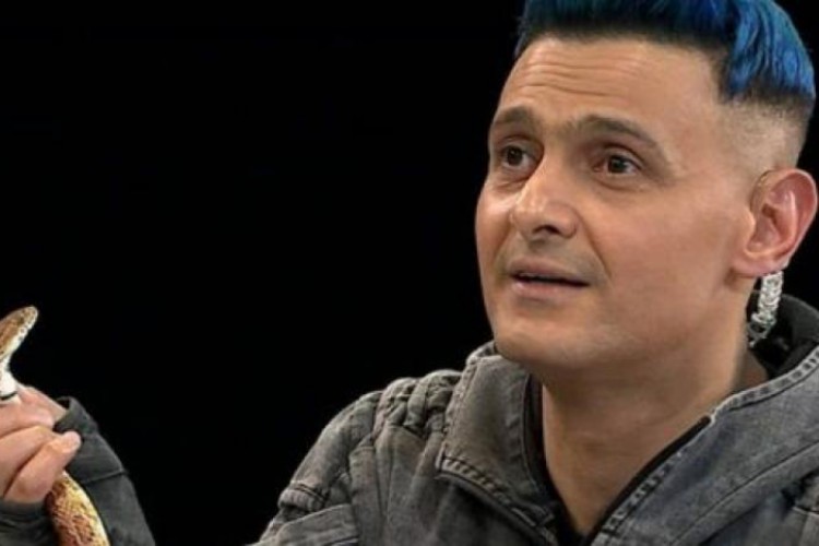 اخبار الفن و اخبار الفنانين : لما تشوف صاحبك الأنتيم بعد الحظر.. رامز جلال يواصل السخرية من عبد الله أبو الخير.. شاهد - لوما نيوز