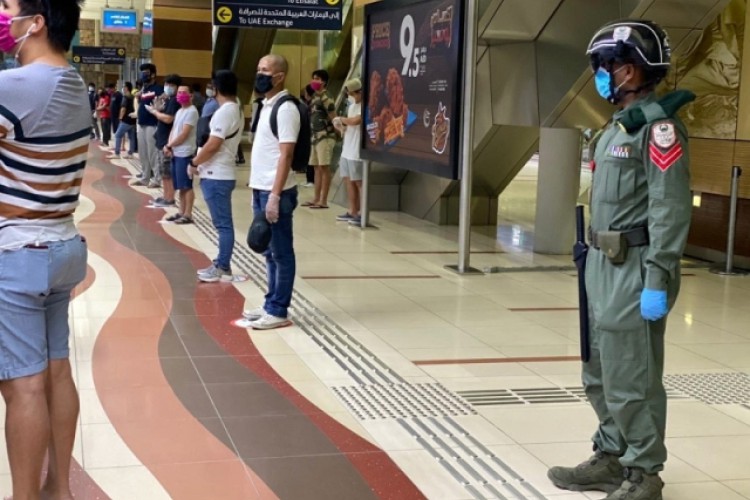 20 خوذة ذكية و6 كاميرات حرارية بمحطات المترو والحافلات - عبر الإمارات