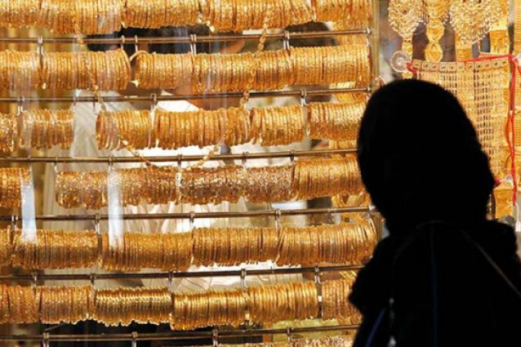 الذهب يواصل الانخفاض.. والمتعاملون في حالة ترقب - اقتصاد