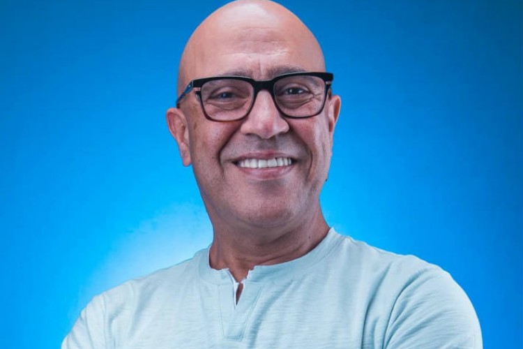 خاص- تفاصيل المشروع المسرحي الجديد لأشرف عبد الباقي - FilFan.com