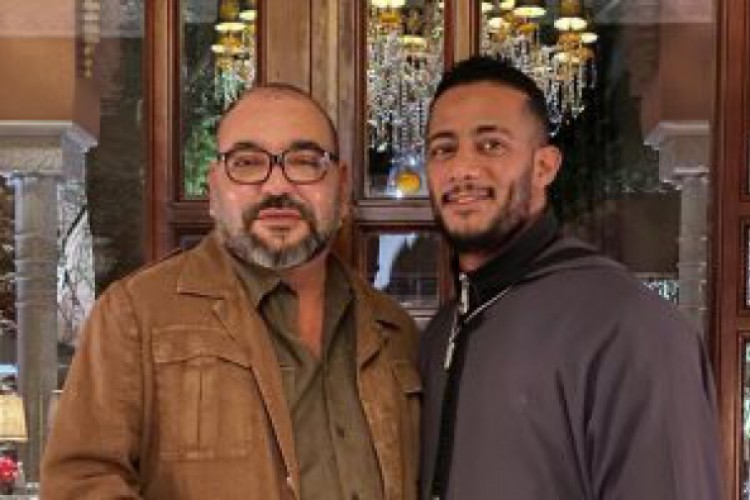 محمد رمضان بصورة قديمة مع ملك المغرب: تمنياتى لك بدوام الصحة والعافية والسعادة - اليوم السابع