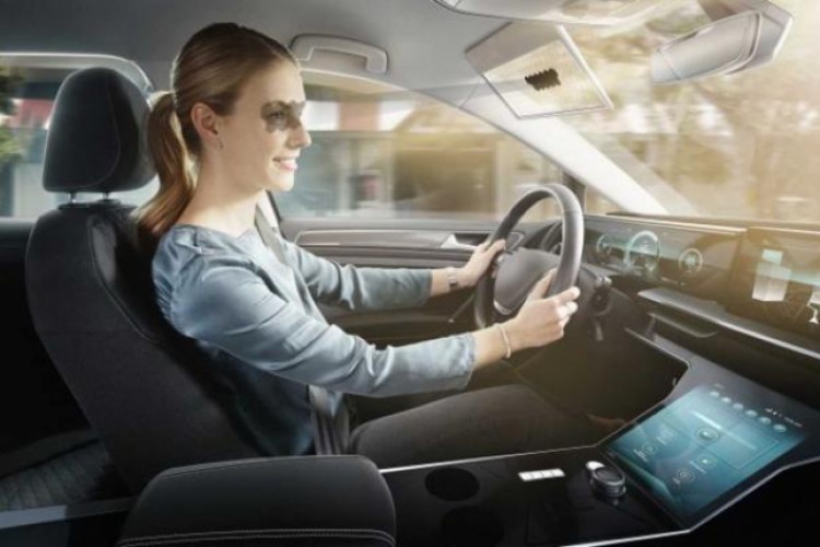 دراسة: التكنولوجيا تمثل 40% من أسعار السيارات - العين الإخبارية | Al-Ain.com