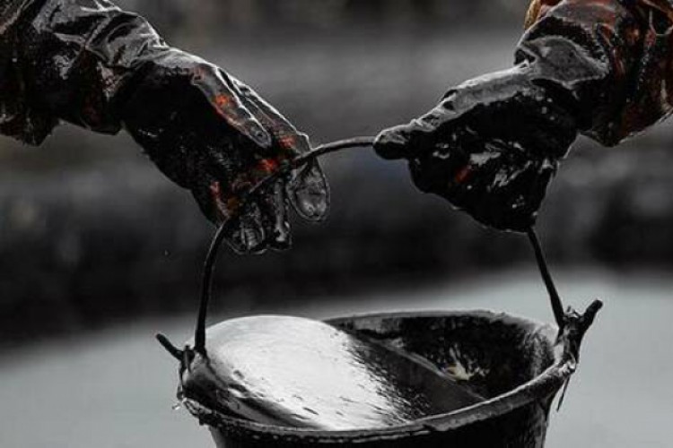 النفط يقفز لثاني أسبوع بدعم تخفيضات الإنتاج - أخبارك دوت نت