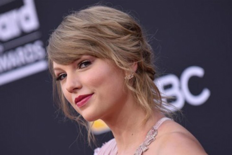التلفزيون الأمريكي سيبث حفلة مسجلة لتايلور سويفت - 24.ae