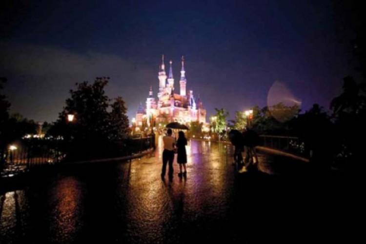 تذاكر «شنغهاي ديزني لاند» تنفد في دقائق - حياتنا