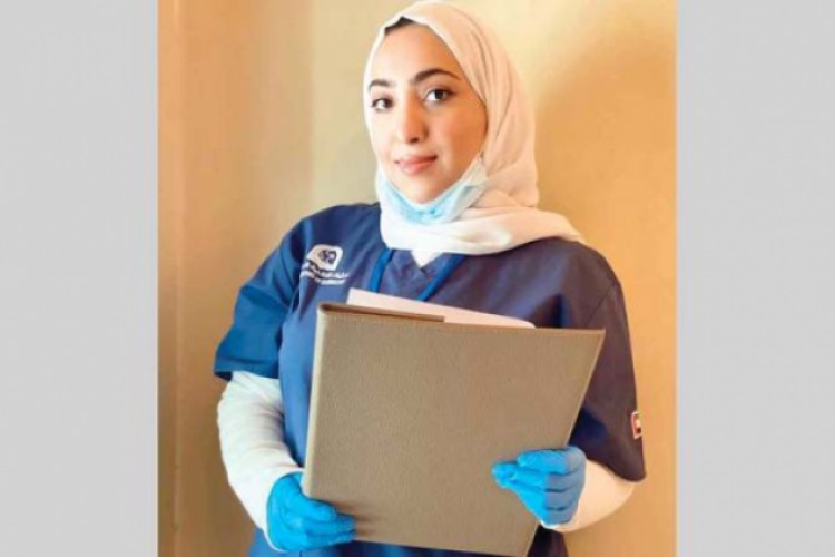 شما الشامسي طالبة «تمريض» تتطوّع لمواجهة «كورونا» - محليات