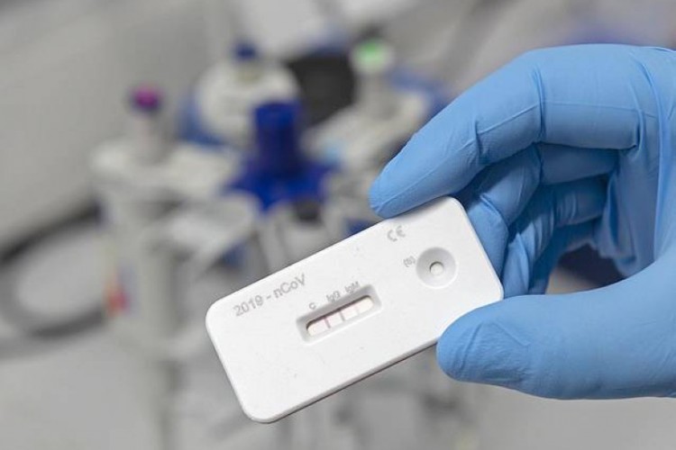 غسول الفم والرش بالمطهرات يخسران المعركة ضد كورونا