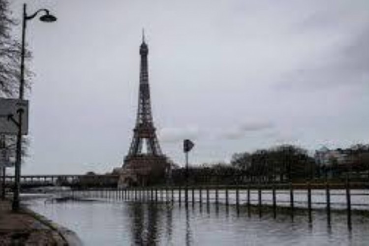 فرنسا تمهل «تويتر» و«فيسبوك» و«يوتيوب» 60 دقيقة.. لهذا السبب!