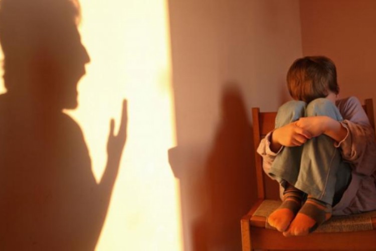 مصري يقتل ابنه بطريقة بشعة لإرضاء زوجته