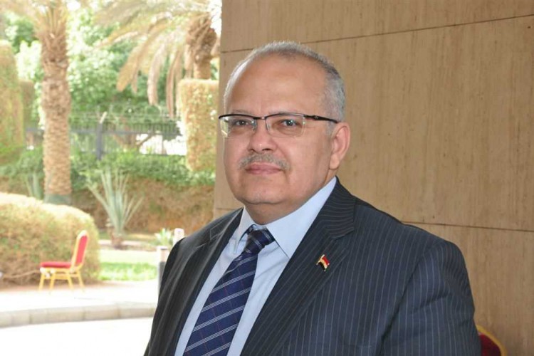 رئيس جامعة القاهرة: إتاحة مقرر التفكير النقدي مسموعًا للطلاب المكفوفين