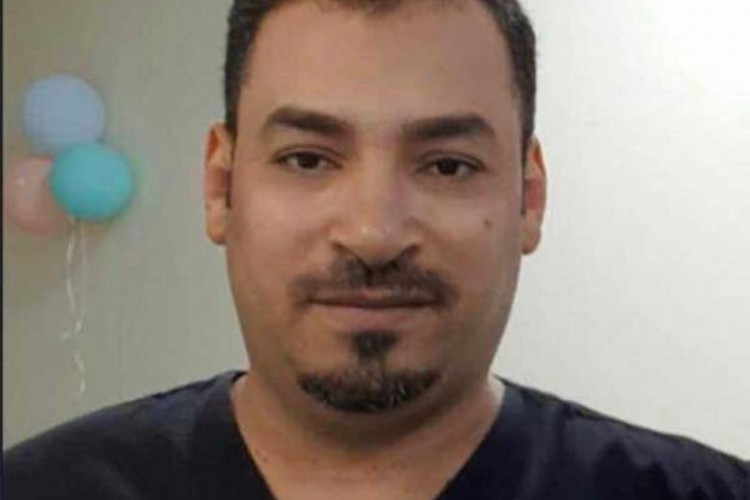 أمير مكة المكرمة و نائبه يقدمان التعازي لذوي الممرض الحسيني